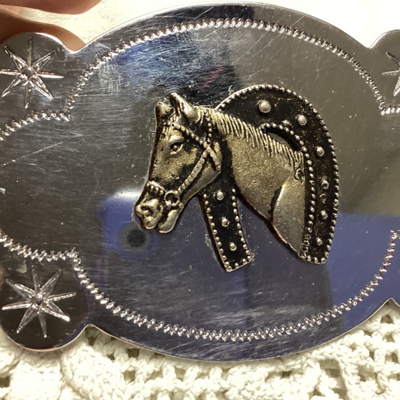 Horse belt buckle made in Hong Kong very adorable - Picture 2 of 6